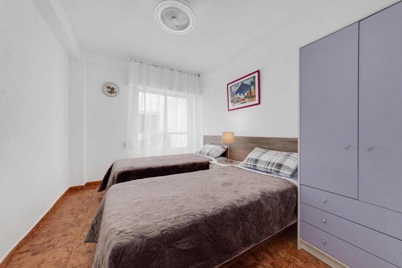 Comfortable Apartment With Wi-Fi Alicante Bagian luar foto