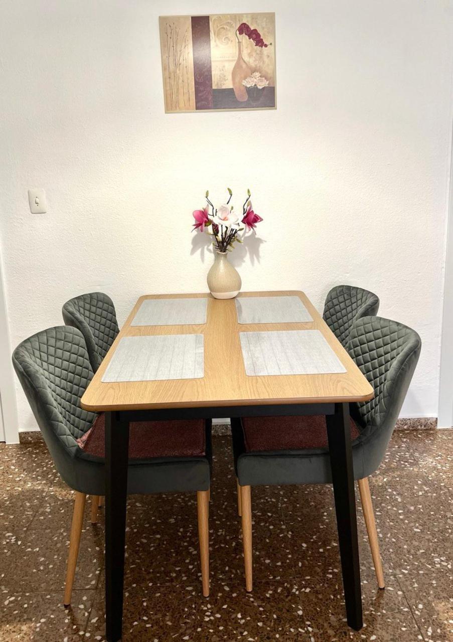 Comfortable Apartment With Wi-Fi Alicante Bagian luar foto