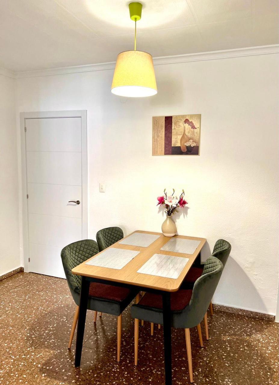 Comfortable Apartment With Wi-Fi Alicante Bagian luar foto